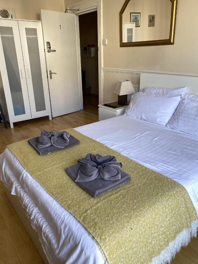 Parasol Weston Guest House Δωμάτιο φωτογραφία