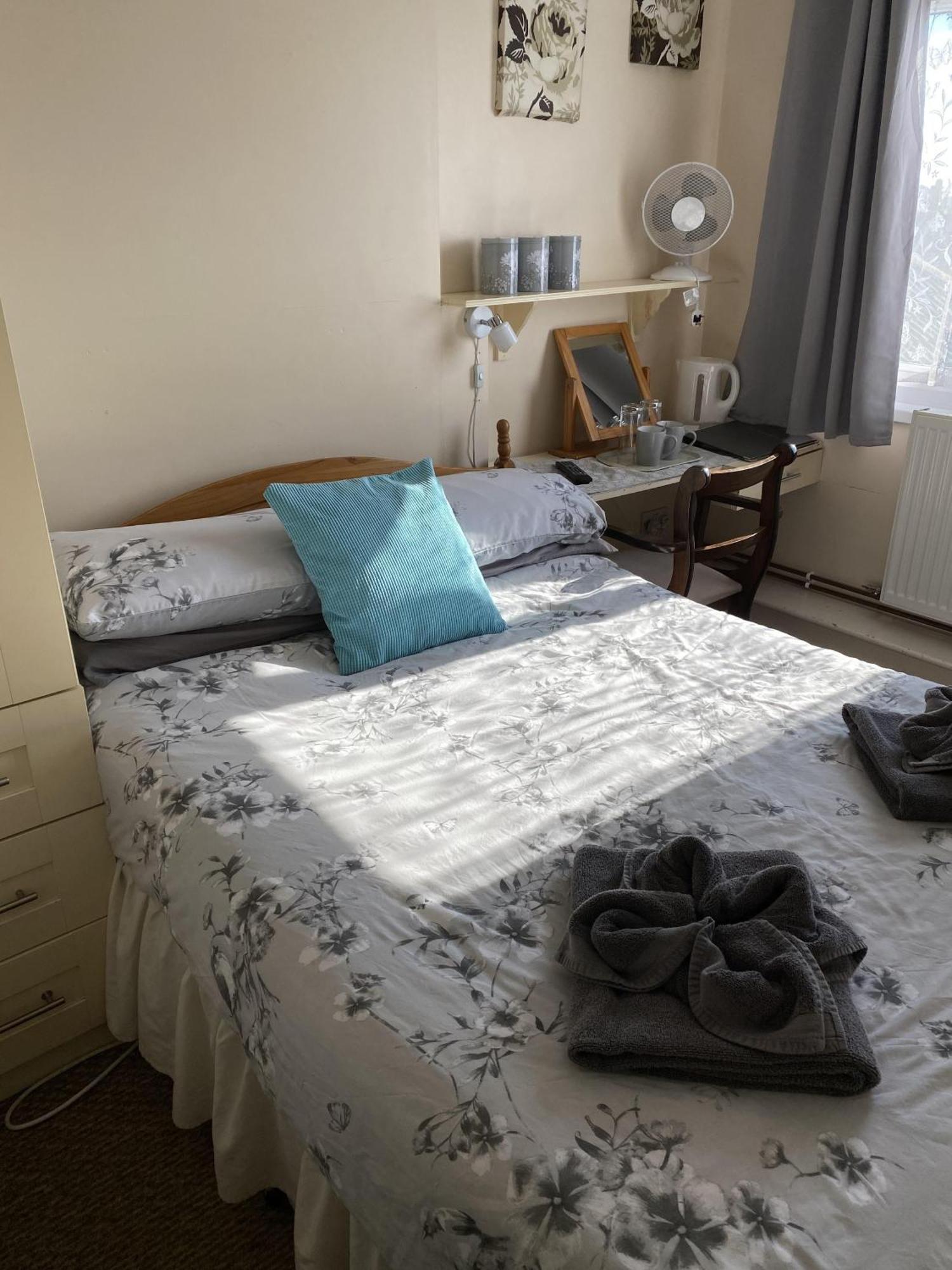 Parasol Weston Guest House Δωμάτιο φωτογραφία
